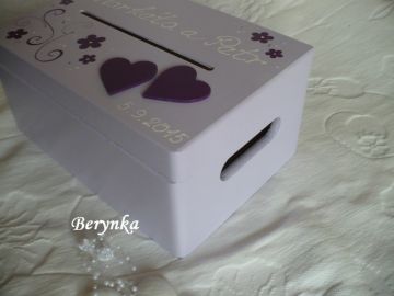 Svatební bedýnka se srdíčky a kytičkami
