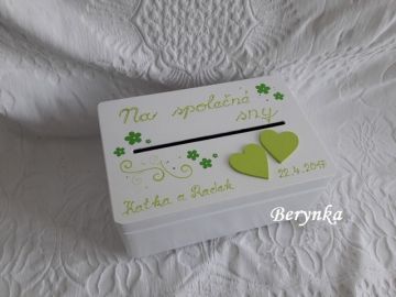 Svatební bedýnka se srdíčky a kytičkami