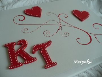 Svatební krabička s monogramem a srdíčky