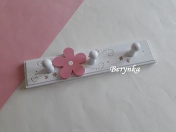 Dřevěné dekorace - s růžovou kytičkou