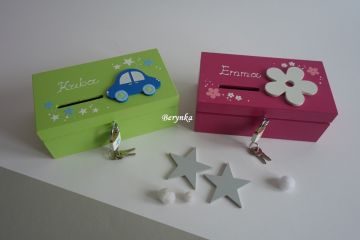 Dřevěná pokladnička s autíčkem