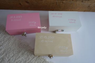 Dřevěná pokladnička s autíčkem