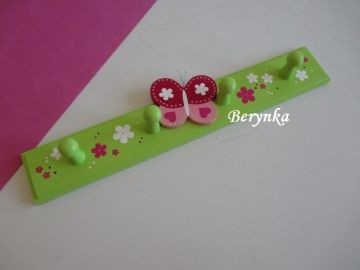 Dřevěné dekorace - zelená a malinová s růžovou