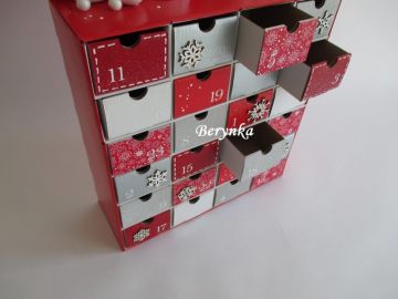 Adventní kalendář červeno-stříbrný se sněhuláky