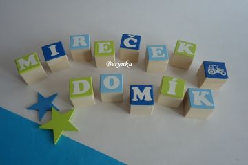 Dřevěné kostičky modro-zelené