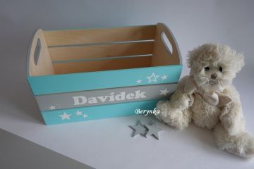 Dřevěná bedýnka se jménem