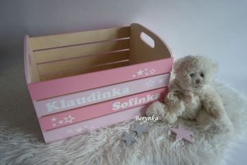 Dřevěná bedýnka se jménem - různé barvy