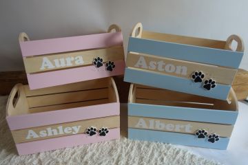 Dřevěná bedýnka se jménem - různé barvy