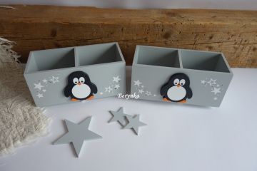 Dřevěný stojánek na tužky s tučňákem