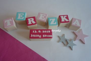 Dřevěné kostičky růžovo-tyrkysovo-malinové