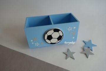 Dřevěné dekorace s fotbalovým míčem