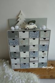 Adventní kalendář *šedý* s autíčkem - různá provedení