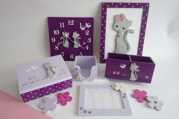 Dekorace fialové s kočičkou podle předlohy