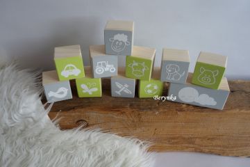 Dřevěné kostičky zeleno-šedé