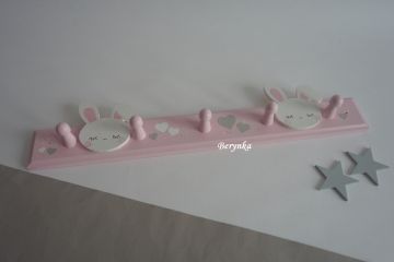 Dětský věšák se zajíčky