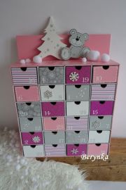 Adventní kalendář *růžový* - s medvídkem - různá provedení