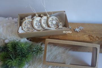 Dřevěné vánoční ozdoby se jménem - v patině