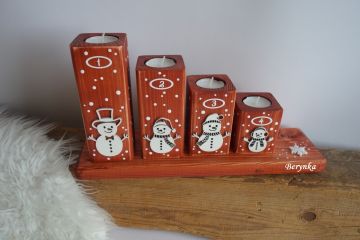 Adventní svícen stupňovitý se sněhuláky - různé barvy