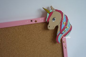 Nástěnka s jednorožcem