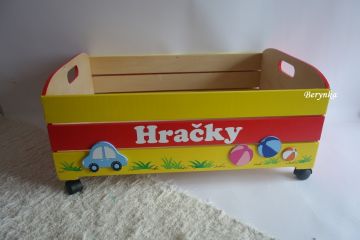 Dřevěná bedýnka na hračky