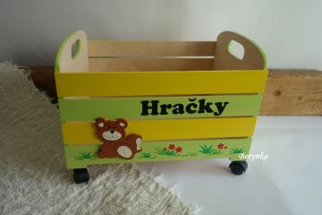 Dřevěná bedýnka na hračky