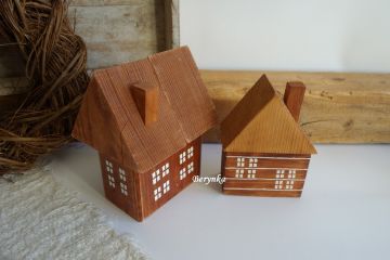 Domečky ze starých trámů