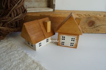 Domečky ze starých trámů