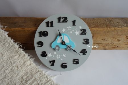 Hodiny s autem kulaté/čtvercové