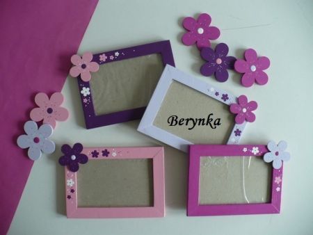 Dřevěný fotorámeček s kytičkou