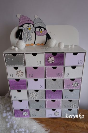 Adventní kalendář bílo-fialový s tučňáky
