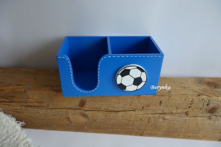 Dvojitý stojánek s fotbalovým míčem