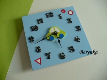 Hodiny s autem kulaté/čtvercové