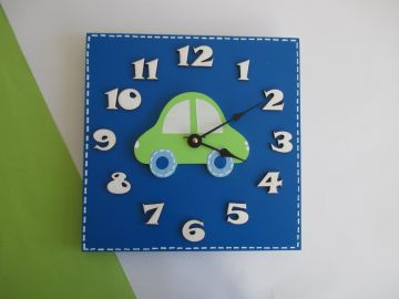 Hodiny s autem kulaté/čtvercové
