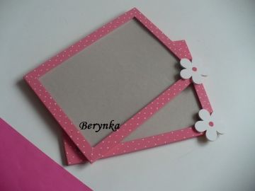 Dřevěný fotorámeček s kytičkou