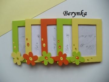 Dřevěný fotorámeček s kytičkou