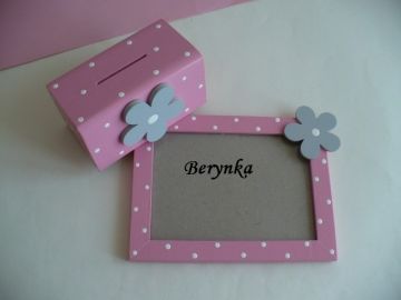 Dřevěný fotorámeček s kytičkou