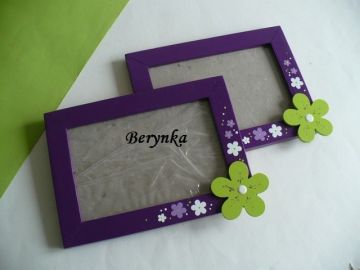 Dřevěný fotorámeček s kytičkou