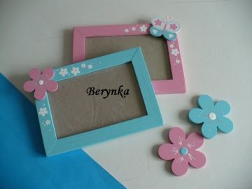 Dřevěný fotorámeček s kytičkou