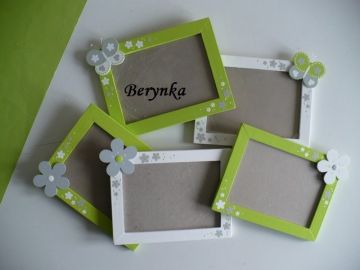 Dřevěný fotorámeček s kytičkou