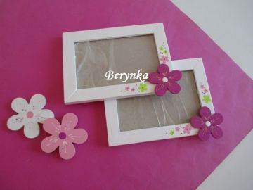 Dřevěný fotorámeček s kytičkou