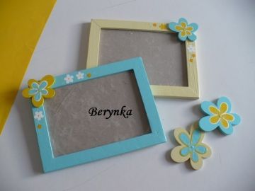 Dřevěný fotorámeček s kytičkou