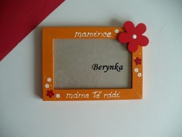 Dřevěný fotorámeček s kytičkou