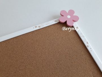 Nástěnka s kytičkou