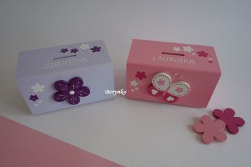 Dřevěná pokladnička s kytičkou