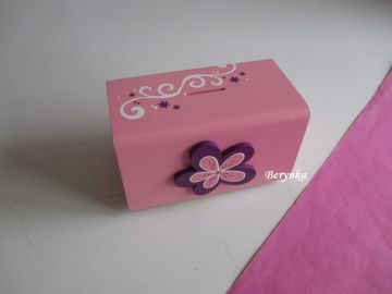 Dřevěná pokladnička s kytičkou