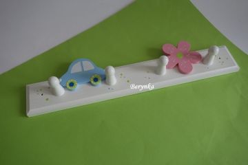 Dětský věšák s kytičkami