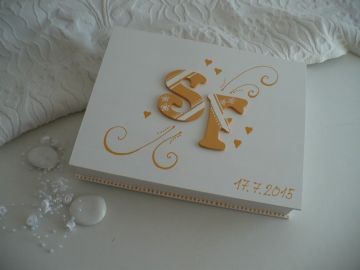 Svatební krabička s monogramem