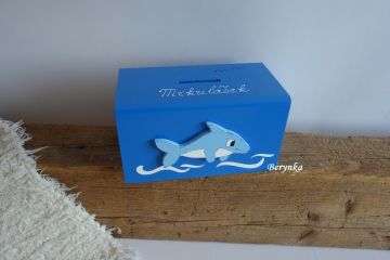 Dřevěná pokladnička s delfínem