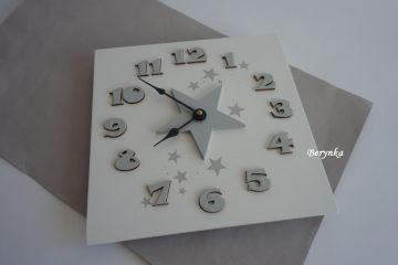 Hodiny s hvězdičkou - kulaté/čtvercové