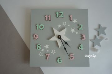 Hodiny s hvězdičkou - kulaté/čtvercové